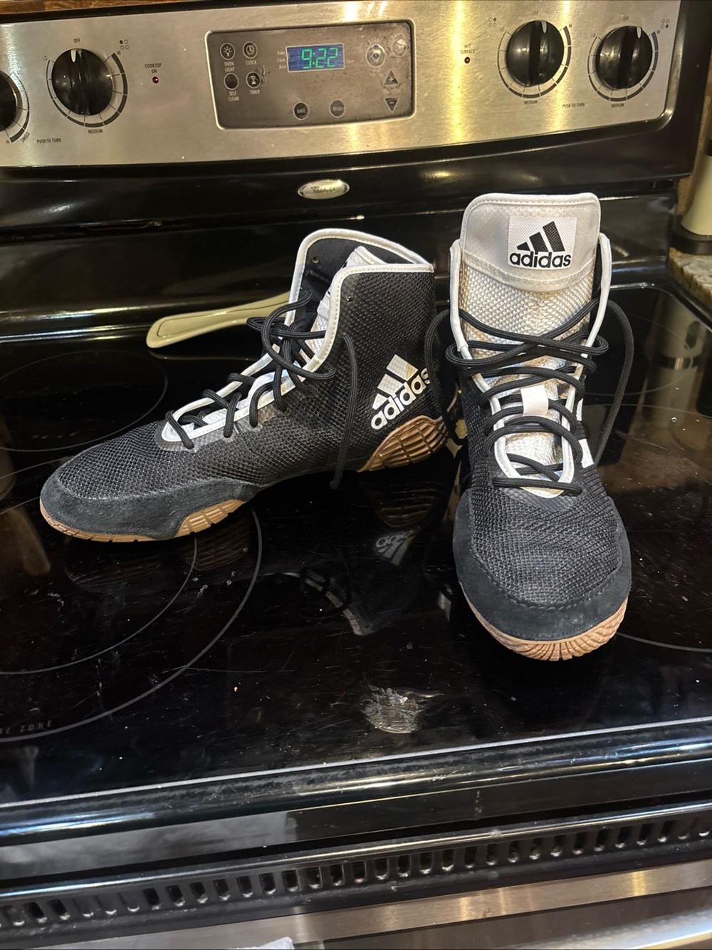 Adidas Tech Fall 2.0 Wrestling Shoes Mens Size 11 Black White Gum FZ5388